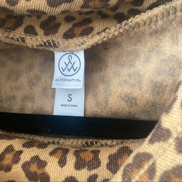 Alternative Animal Print  Sweatshirt. Cute!! Small - Picture 3 of 4